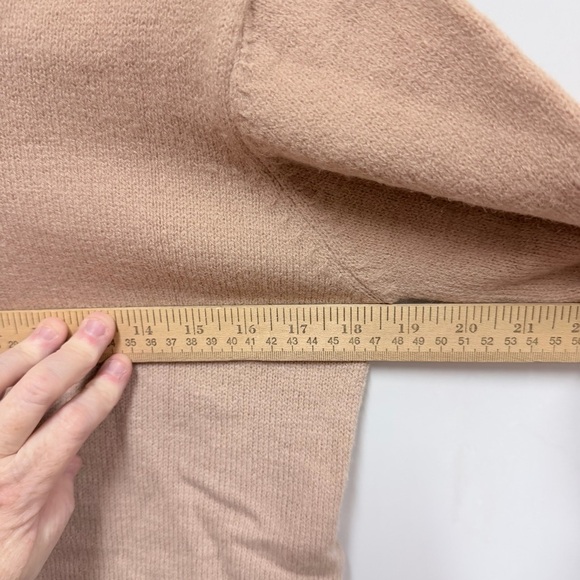 NWT Commense Contrast Wave Bow Sweater Cropped Tan and Black size medium - Picture 11 of 13